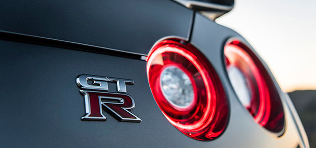 2017 Nissan GT-R NISMO - Specs and Photos of the Updated GTR NISMO