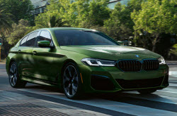 Research 2021 BMW 5 Series
